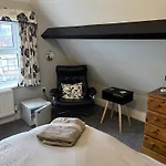 Esklet Affittacamere 4*