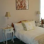 Esklet Affittacamere 4*