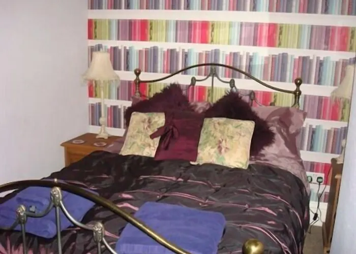 Esklet Πανσιόν Γουίτμπι