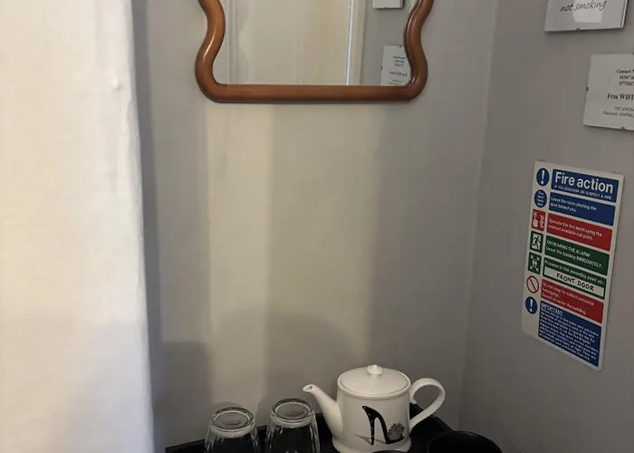 Esklet Πανσιόν 4*